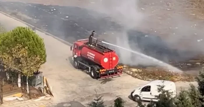 Çocukların çıkardığı yangını itfaiye söndürdü