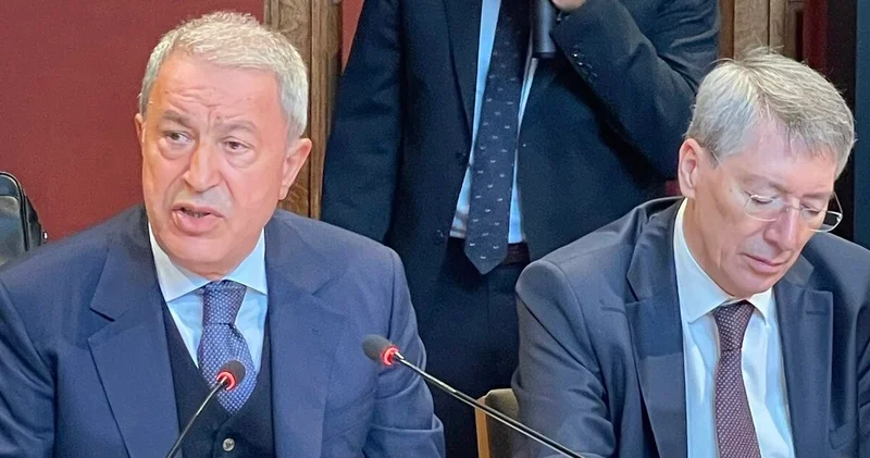 TBMM Milli Savunma Komisyonu Başkanı Hulusi Akar ve beraberindeki heyet Paris te temaslarda bulundu