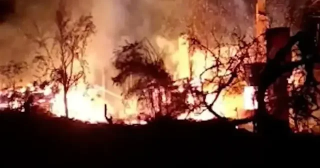 Kastamonu’da ahşap ev küle döndü VİDEO İZLE