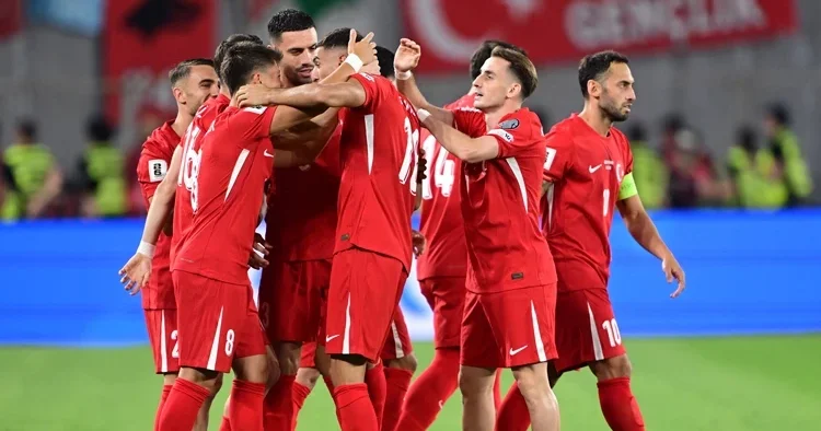Türkiye, Bulgaristan deplasmanında 3 puan peşinde! Montella dan sürpriz ilk 11