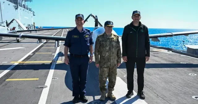 Deniz Kuvvetleri Komutanı Oramiral Tatlıoğlu: Stratejik bir güç unsuru olarak üç denizde de çok güçlüyüz VİDEO İZLE
