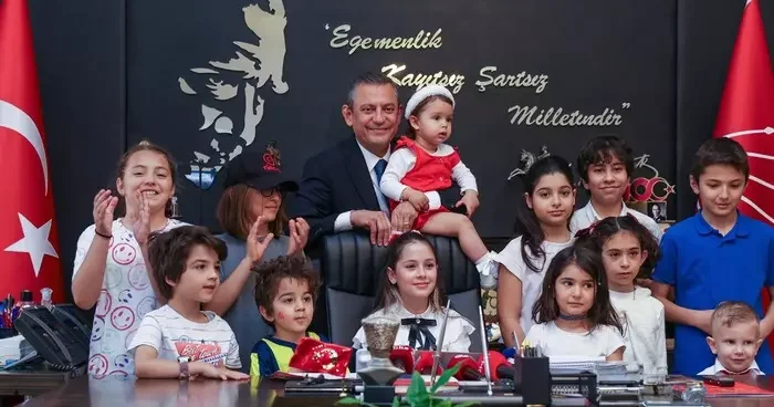 CHP lideri Özgür Özel den Dünya Kız Çocukları Günü mesajı! Borcumuzu ödeyeceğiz