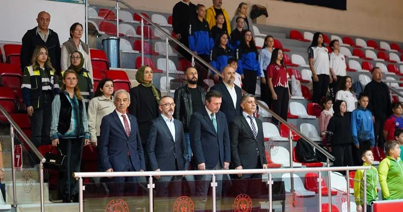 Şampiyonlar ödül aldı: Protokol boş kaldı