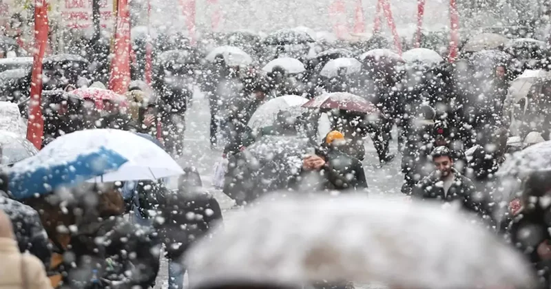 Kar yağışı İstanbul un yanı başına dayandı! Lapa lapa yağacak