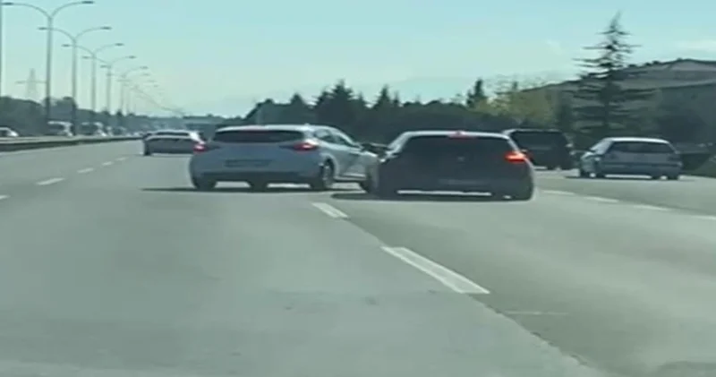 TEM de dehşet anları! Makas atan sürücü bebekli araca çarptı