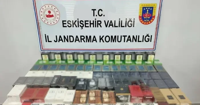 Toplam değeri 550 bin TL olan 164 adet kaçak parfüm ele geçirildi