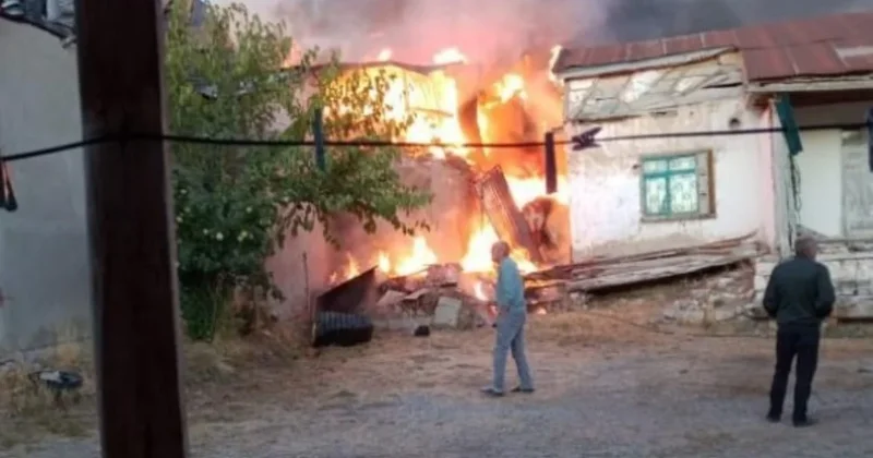 Sivas ta köyde yangın faciası: 2 ev, ahır ve samanlık zarar gördü Sözcü Gazetesi