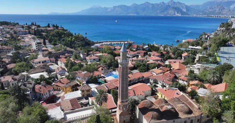 Yivli Minare çevresindeki çıkarılan mezarlardan 3 ü koruma altına alındı
