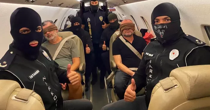 SON DAKİKA CHROOKE ye büyük darbe! Don Vito lakaplı baron Abdullah Alp Üstün ve Hasan Lala yakalandı