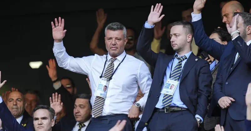 Fenerbahçe de yaprak dökümü! İlk 11 in değişmez isimleri de yolcu