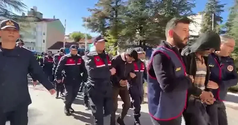 Gündüzleri çobanlık, geceleri de hırsızlık yapıyorlardı; 9 tutuklama