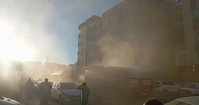 Şanlıurfa da medikal malzeme deposunda yangın