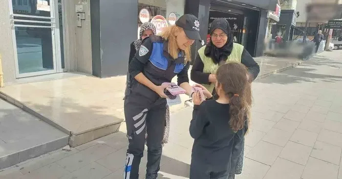 Burdur polisi KADES ve dolandırıcılığa karşı vatandaşları bilgilendirdi