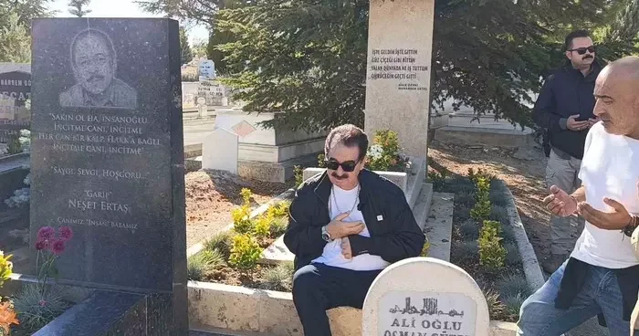 İbrahim Tatlıses, Neşet Ertaş’ın mezarını ziyaret etti