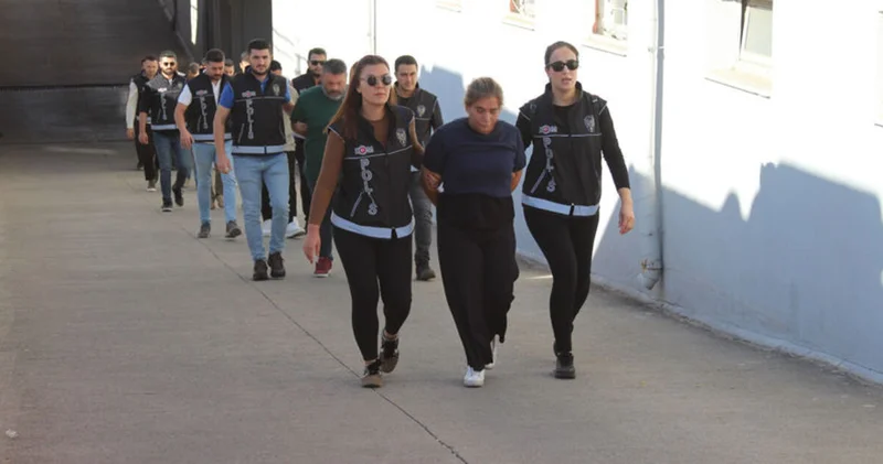 Adana haberleri: Hazineye ait araziyi satma vaadi... 80 milyon TL lik vurgun SON DAKİKA HABER Son dakika haberleri