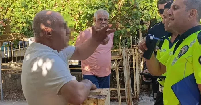 Alkollü sürücü kaza yapıp kaçtı, ekiplere zorluk çıkardı! Cumhurbaşkanına hakaret suçundan tutuklandı