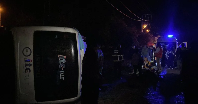 Kastamonu da tur midibüsü devrildi