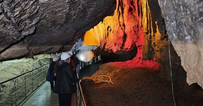 Turistik Karaelmas Ekspresi yolcularını Madenci Korosu karşıladı