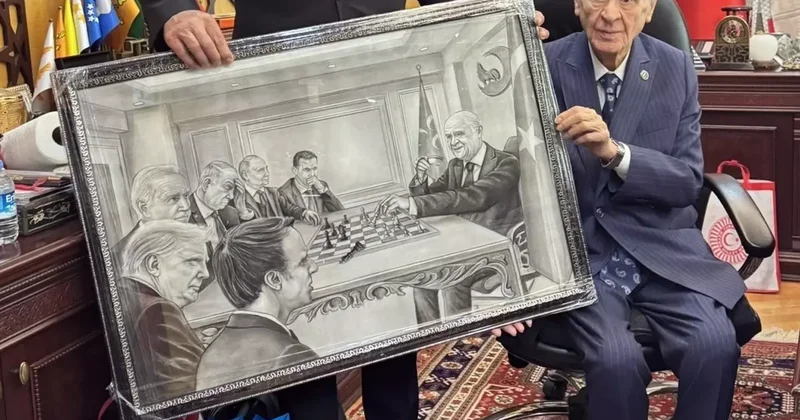 Bahçeli ye dikkat çeken hediye! Tüm liderleri mat etti
