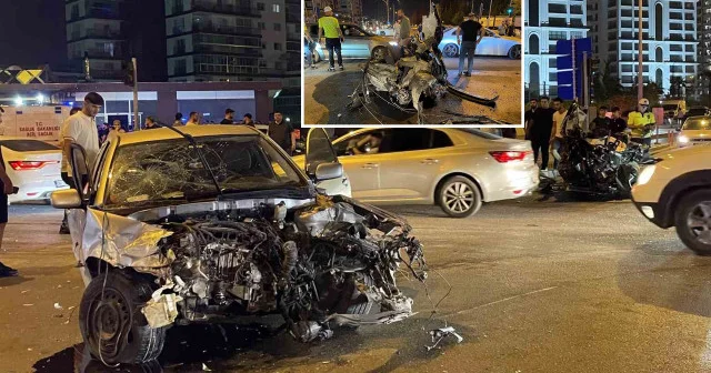 Mersin haberleri: Araç ikiye bölündü Mersin Haberleri