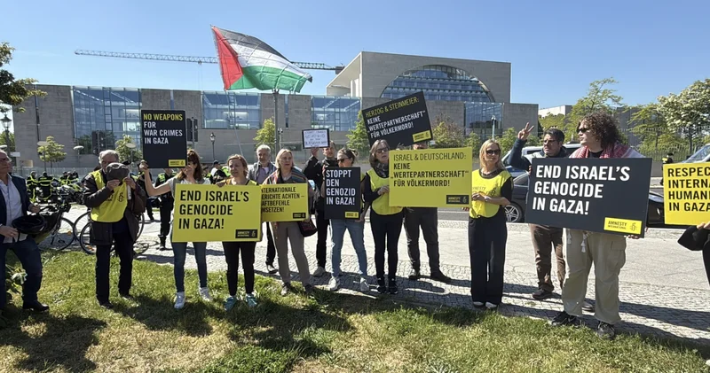 Berlin de İsrail Cumhurbaşkanı Herzog un ziyareti protesto edildi