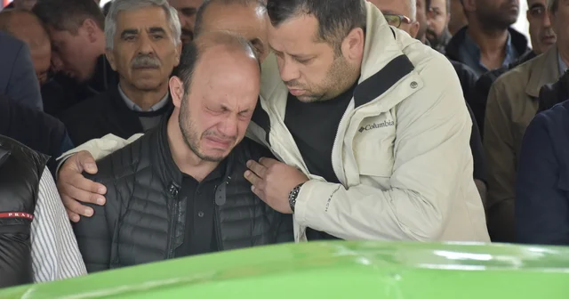 Metrobüs kazasında ölen Ebru, son yolculuğuna uğurlandı Sivas Haberleri