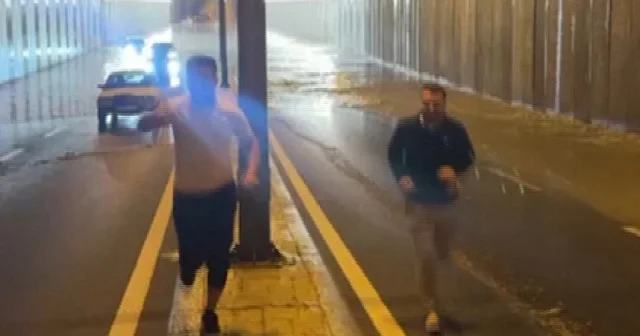 Kayseri de alt geçidi su bastı: Vatandaşlar araçlarını bırakıp gitti VİDEO İZLE