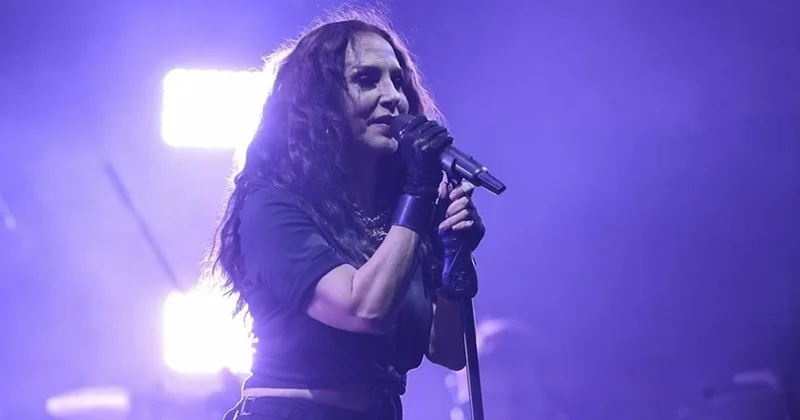 Sertab Erener de o slogana uydu, sosyal medya yıkıldı Sözcü Gazetesi
