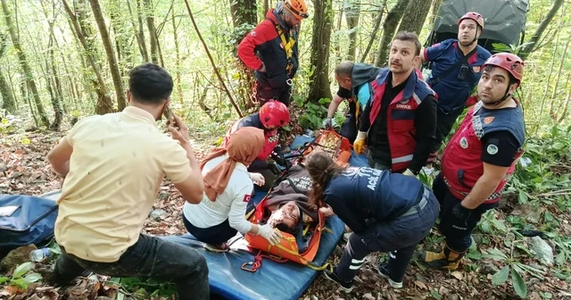 Arazi aracı şarampole yuvarlandı; karı koca yaralandı Sakarya Haberleri