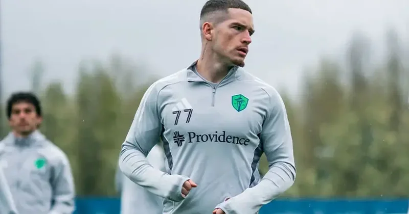 Ryan Kent made an assist after dribbling past his own teammate!