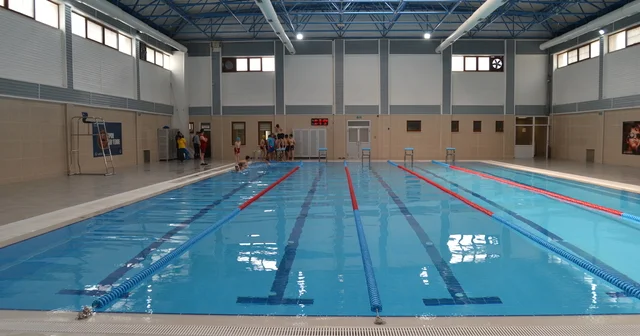 Boyabat ta yenilenen yarı olimpik yüzme havuzu hizmete açıldı Sinop Haberleri