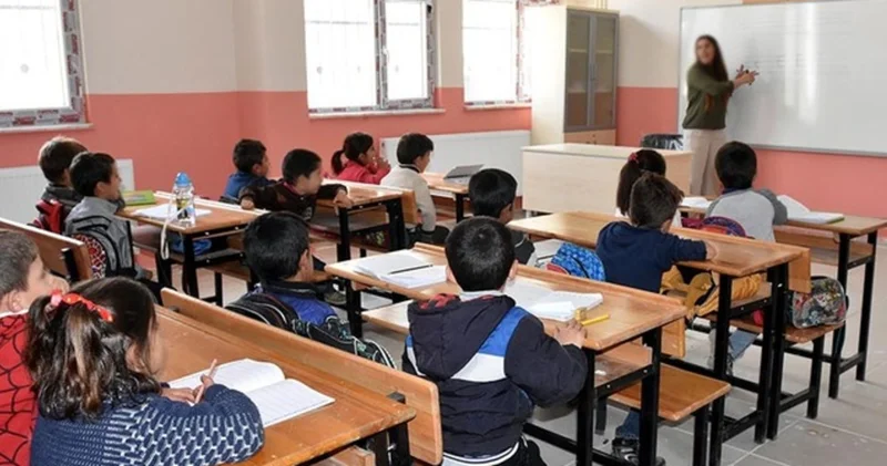 Okullar ne zaman kapanacak? MEB takvimi ile yaz tatili ne zaman başlıyor, karnelerin veriliş tarihi belli mi?