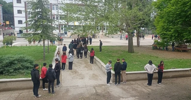 Amasya da 3 dakika arayla 4.4 ve 4.2 büyüklüğünde 2 deprem Amasya Haberleri