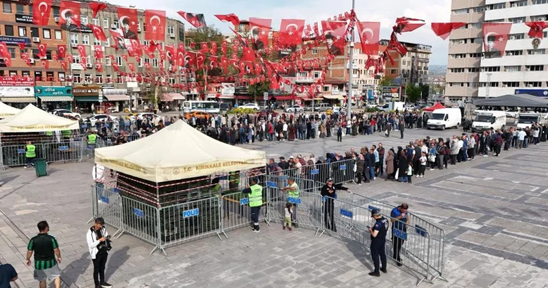 Yer: Kırıkkale! Ücretsiz olduğunu duyan geldi, izdihamı engellemek için 3 ayrı nokta oluşturuldu