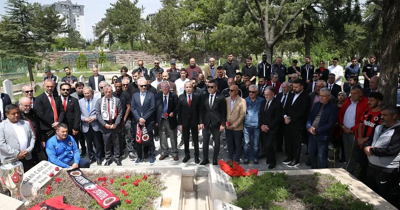 Yeniden Süper Lig e yükselen Gençlerbirliği camiasından efsane başkan ın mezarına ziyaret
