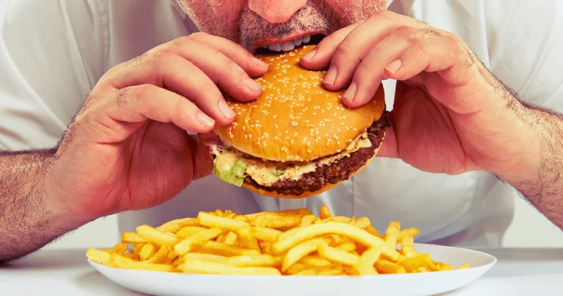 Beslenme ve Diyetetik Uzmanı uyardı: Yanlış beslenme kanser riskini artırıyor!