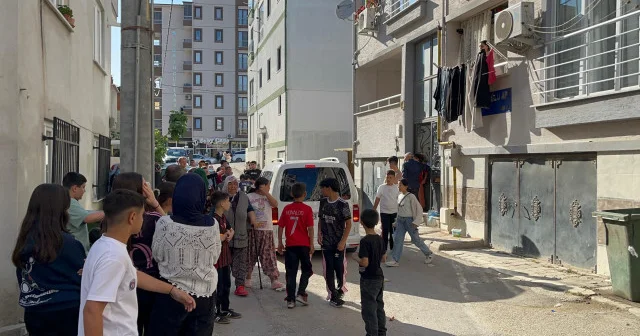 Çöp nedeniyle kavga eden komşular birbirlerine kılıçla saldırdı Bursa Haberleri