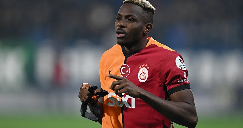 Fenerbahçe den Osimhen için resmi teklif: Galatasaray dan fazla ödemeye hazır