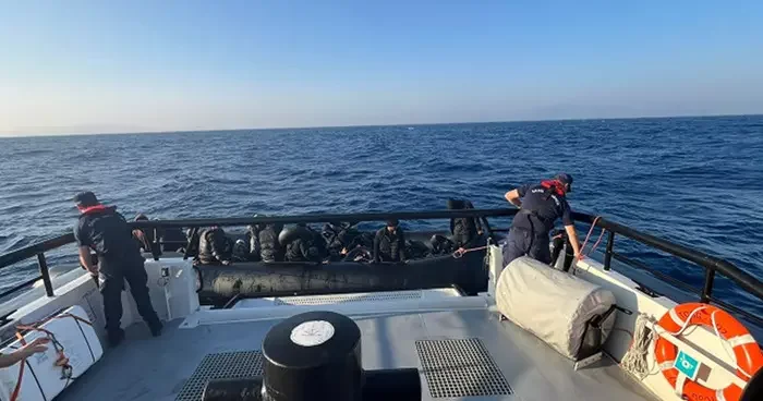 İzmir de can pazarı! 41 göçmen kurtarıldı