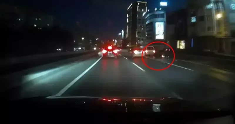 Kağıthane D 100 Karayolunda motosiklet kazası kamerada