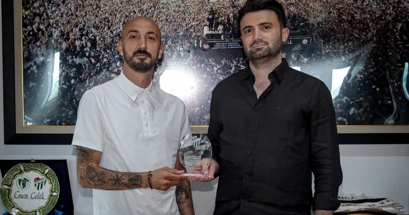 Bursaspor da Ahmet İlhan Özek ile yollar ayırdı