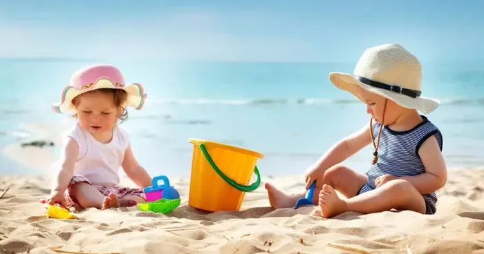 Yaz tatilinde aileler dikkat! Güneşe karşı çocuklar için mekanik koruma şart