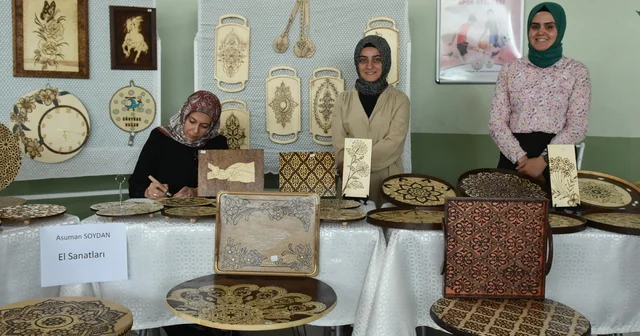 Artvin de Halk Eğitimi Merkezi nin yıl sonu sergisi açıldı Artvin Haberleri