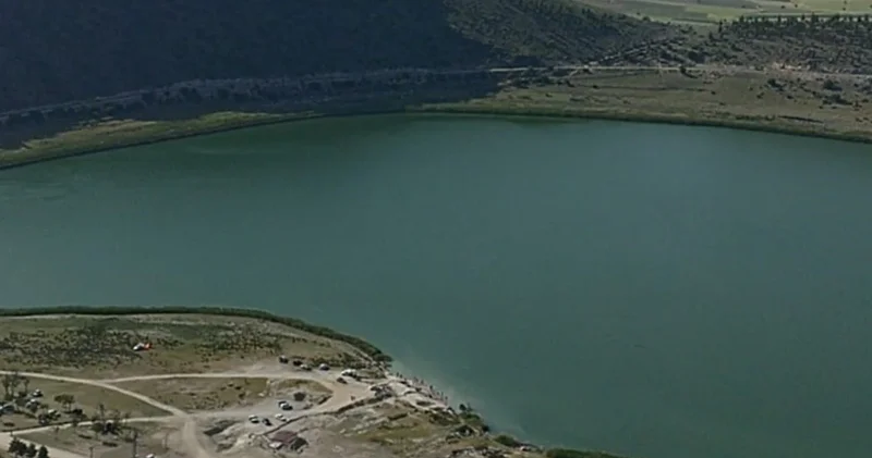 Paraşütü ile uçtuğu Narlıgöl’ü kuş bakışı kaydetti