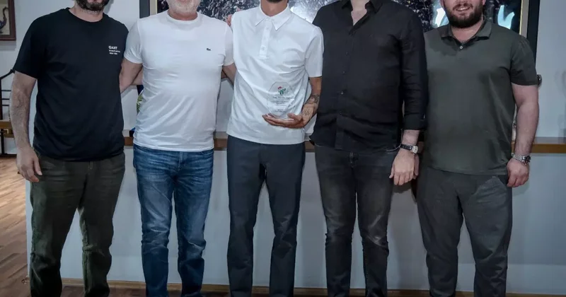2. Lig e çıkan Süper Lig efsanesi 37 yaşındaki emektarla yolları ayırdı