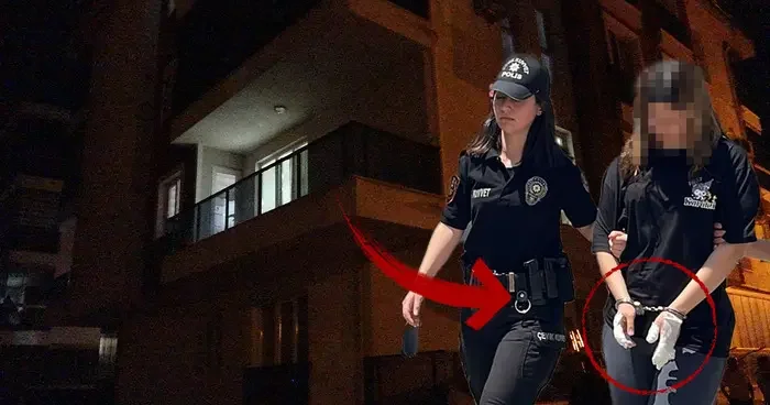 36 günlük bebeğinin yanında katledilmişti... Şüpheliler adliyeye götürülürken dikkat çeken görüntü!