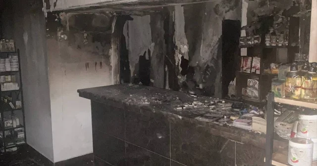 Otelin bodrum katında çıkan yangında yüzlerce turist tahliye edildi (2) Antalya Haberleri