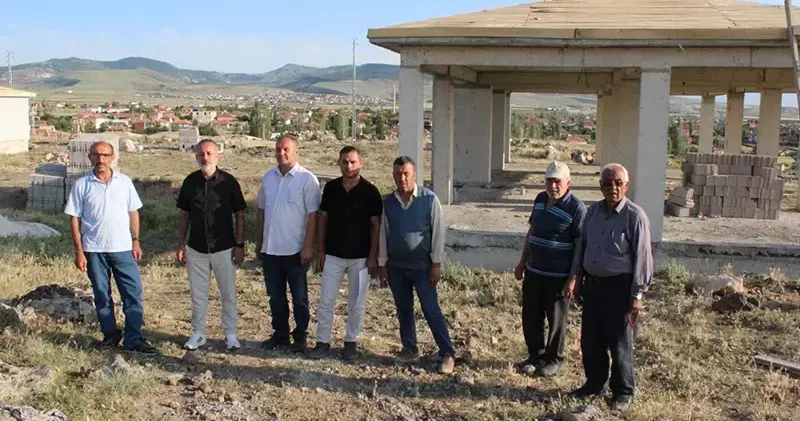 Ev sahibi olmak isteyen 25 köylüyü dolandırdığı öne sürülen müteahhit hakkında suç duyurusu