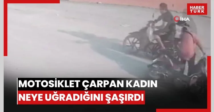 İlginç kaza kamerada: Dengesini kaybetmesiyle motosiklet çarpan kadın neye uğradığını şaşırdı