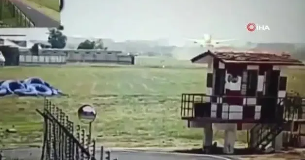 204 kişinin öldüğü faciada uçağın düştüğü anlara ait yeni görüntüler ortaya çıktı